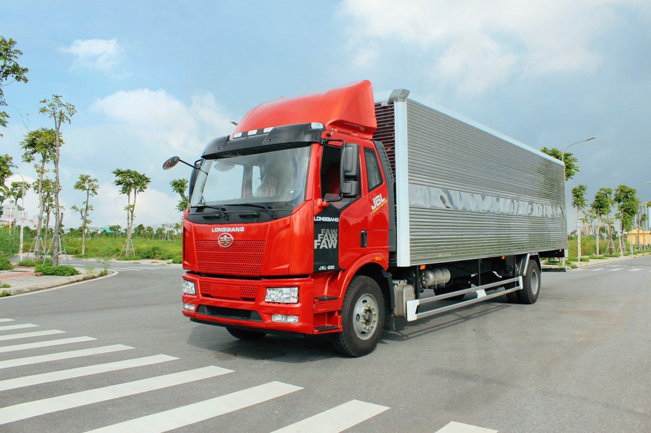 Xe tải thùng